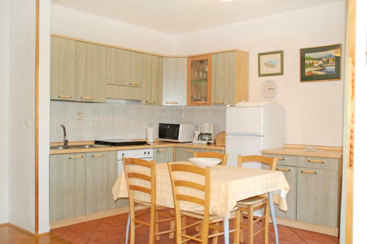 Apartment Branko With Free Parking Ičići Zewnętrze zdjęcie