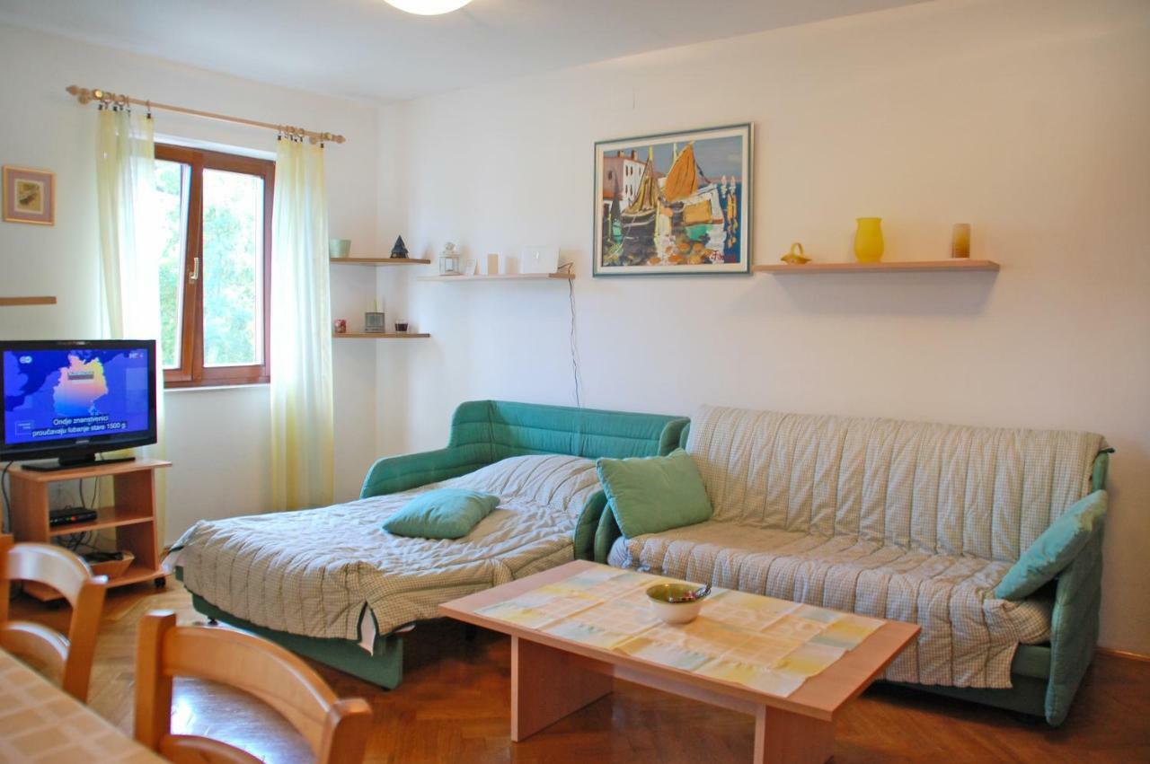 Apartment Branko With Free Parking Ičići Zewnętrze zdjęcie