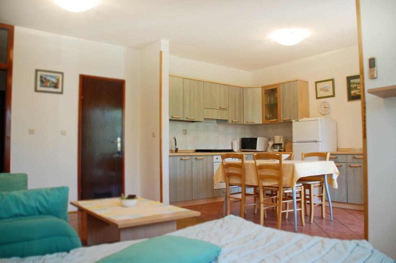 Apartment Branko With Free Parking Ičići Zewnętrze zdjęcie