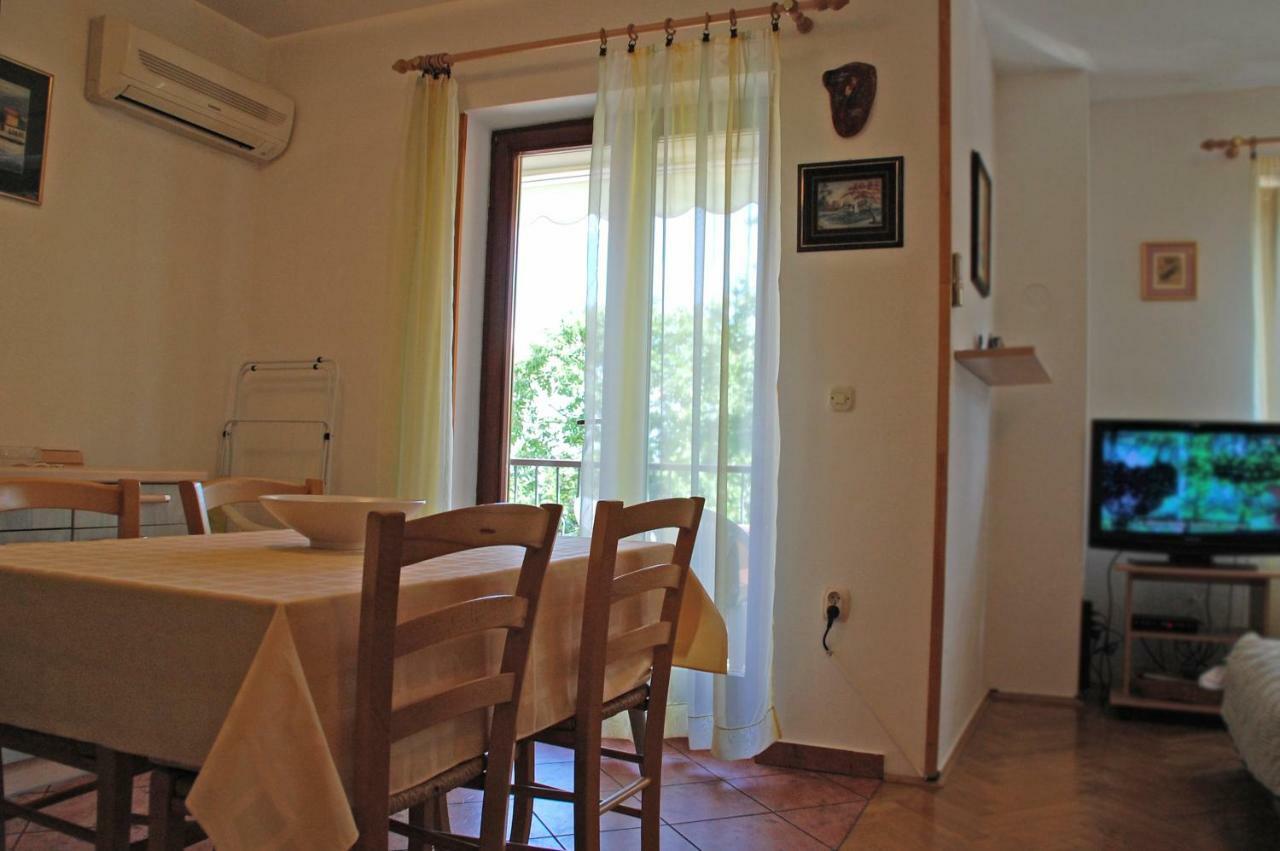 Apartment Branko With Free Parking Ičići Zewnętrze zdjęcie